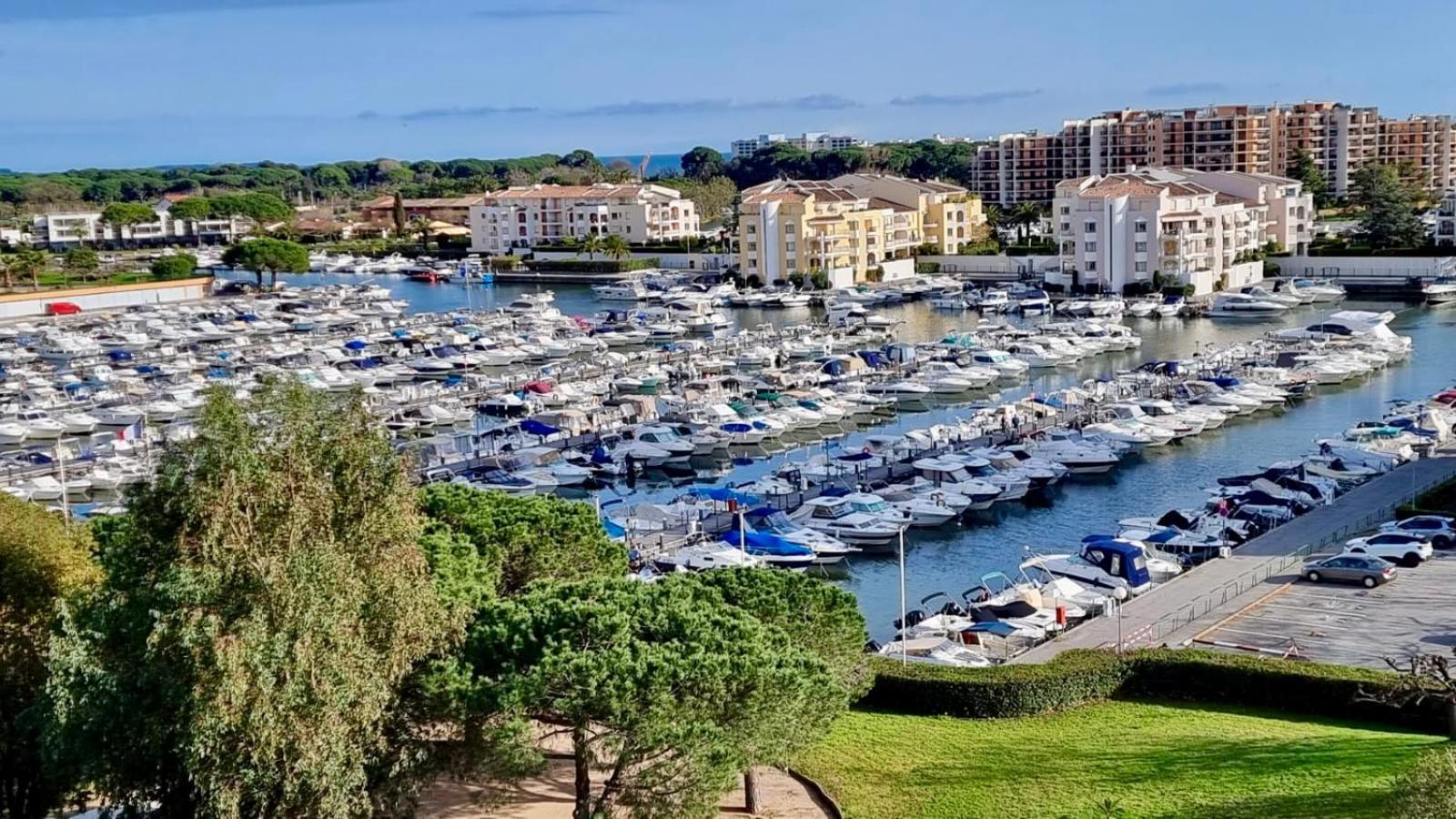 Studio Avec Vue Sur Marina Et Mer - 2 Adultes Et 1 Enfant Maximum Mandelieu Buitenkant foto