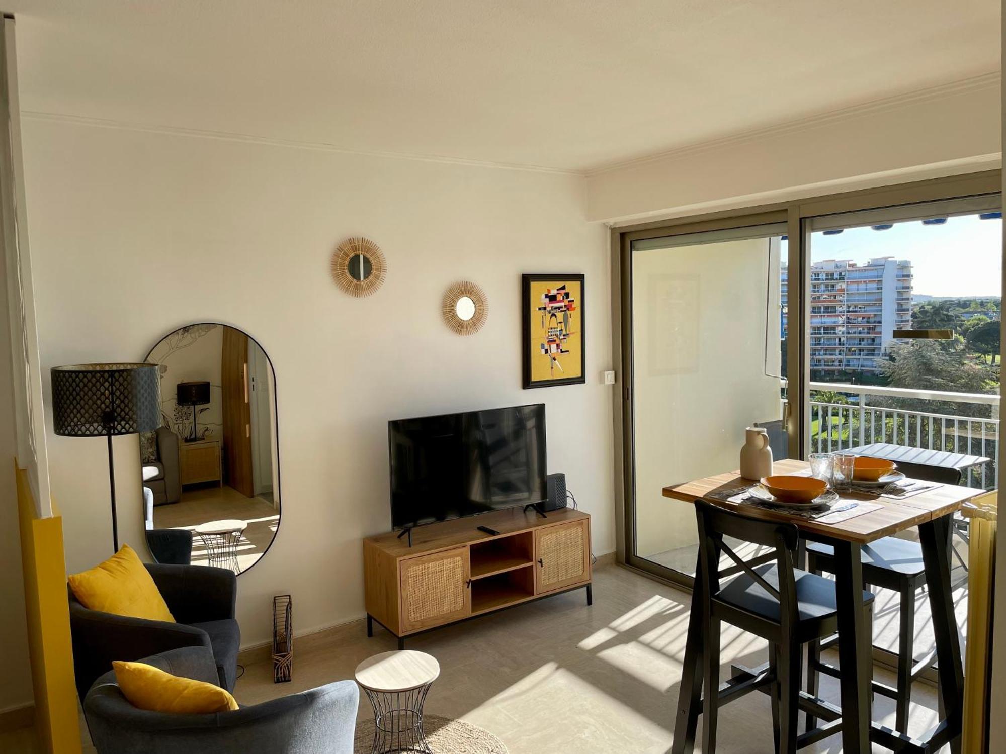 Studio Avec Vue Sur Marina Et Mer - 2 Adultes Et 1 Enfant Maximum Mandelieu Buitenkant foto
